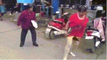 大哥怕是不行了,背是上午踩的,人是下午走的,席是中午吃的