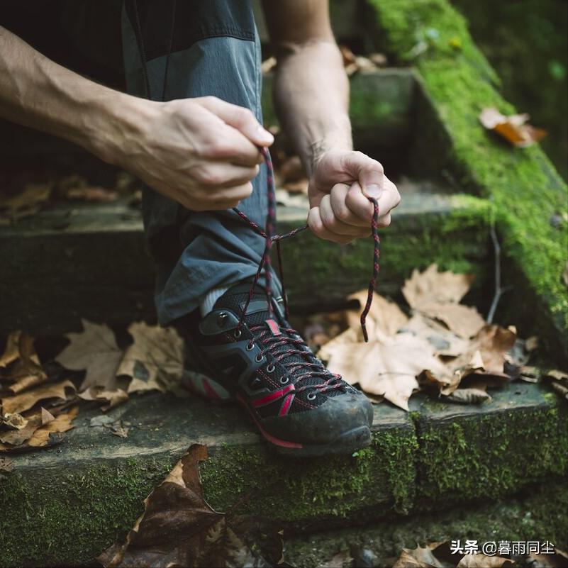 徒步靴和登山鞋有什么区别,户外登山靴怎么选