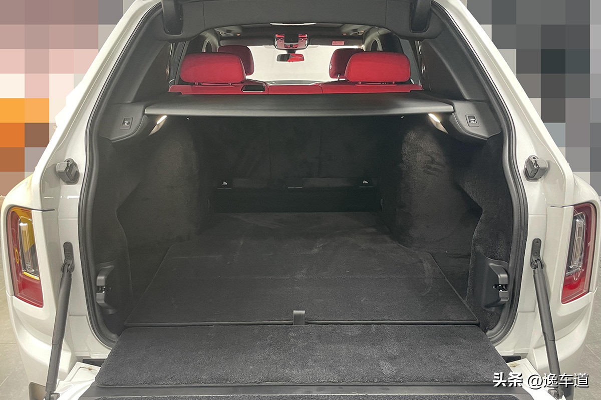 近600万的二手车你见过吗？这台劳斯莱斯库里南是不是你的菜