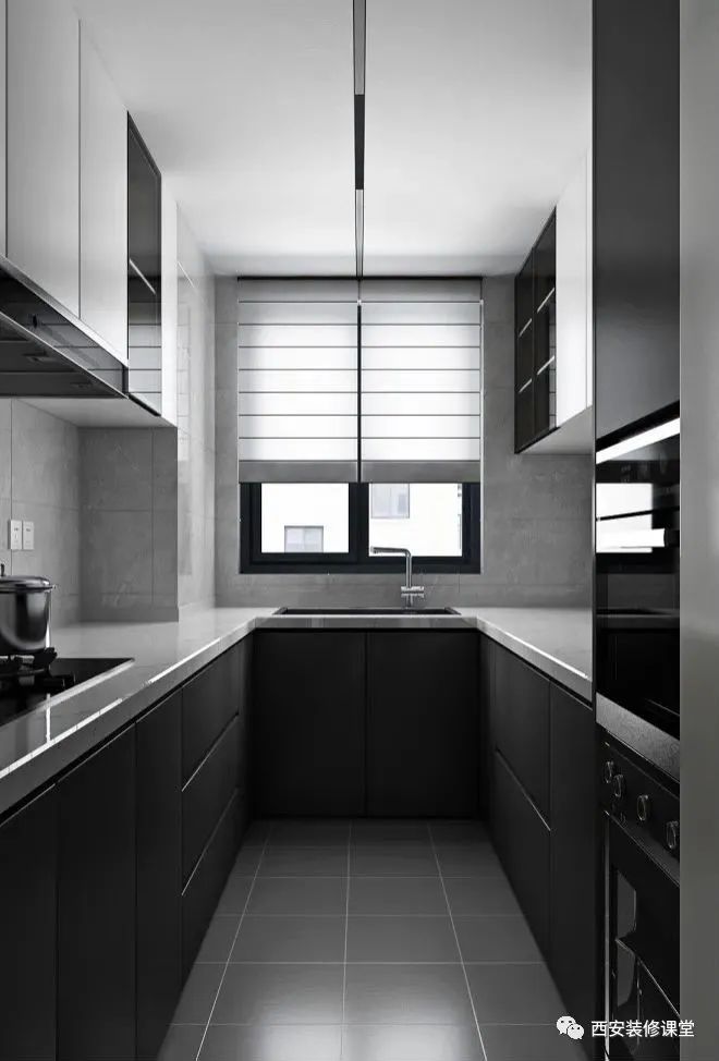 透明玻璃门展示柜怎么布置,岛柜展示柜玻璃门