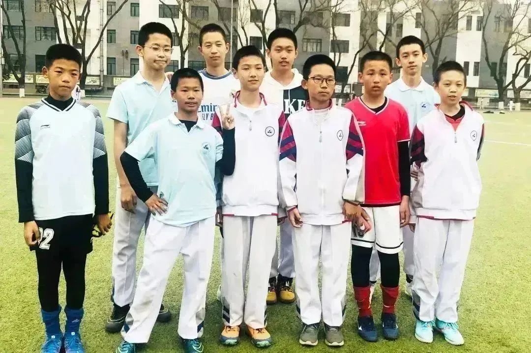 绿茵足球点亮梦想,绿茵点燃梦想