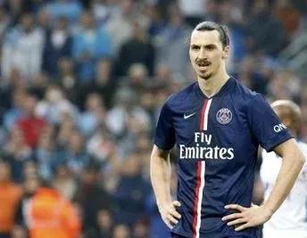 足坛十大神锋之伊布,足球大奉先伊布退役