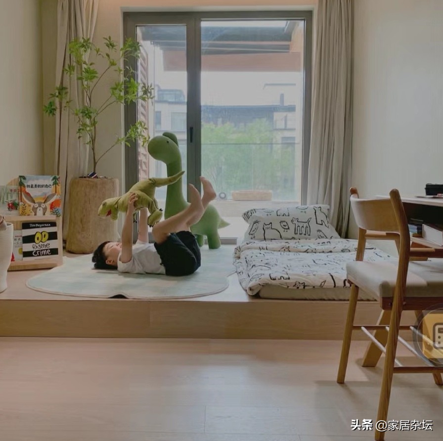 卧室小不能放床头柜怎么设计,卧室不做床如何设计好看