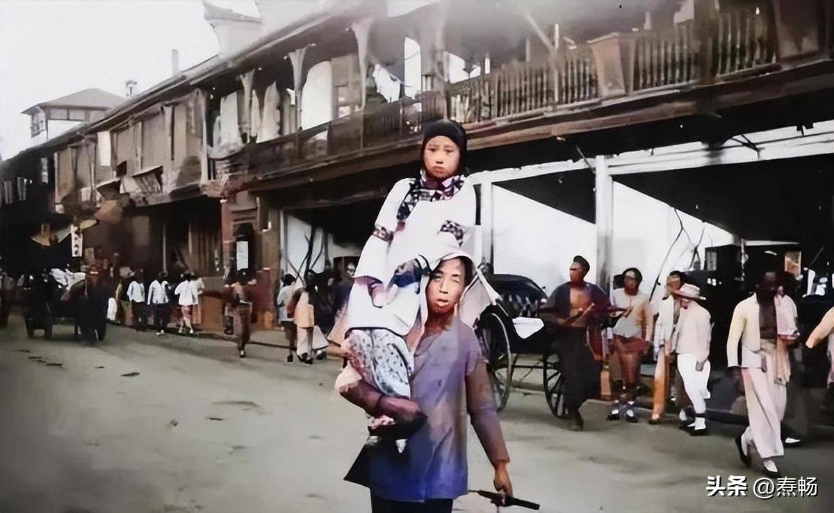 【晚清风情展】30张老照片展现花楼女子媚态，丰乳肥臀