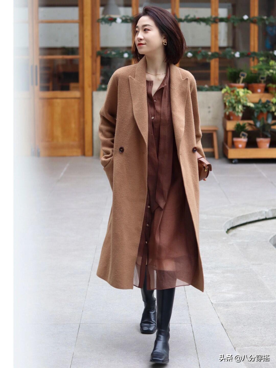 今年冬季流行穿这几款“大衣”，优雅保暖有气场，普通人也能驾驭