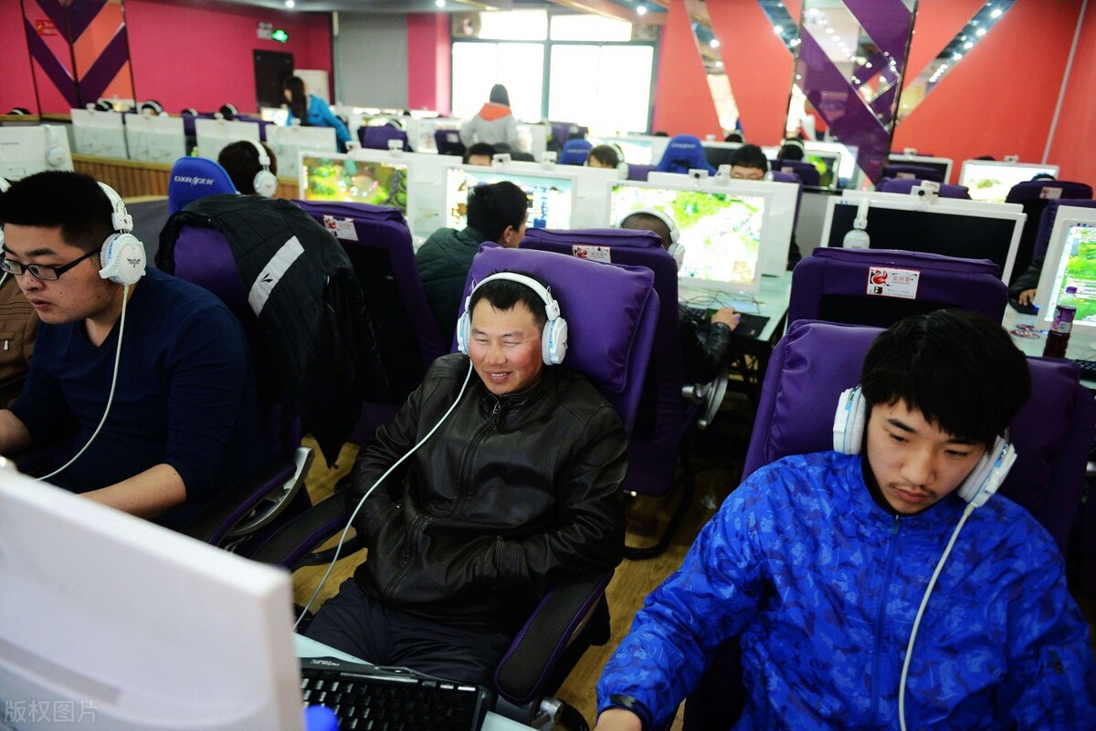 超5000人凌晨排队买玩偶什么玩具,超5千人排队买玩偶