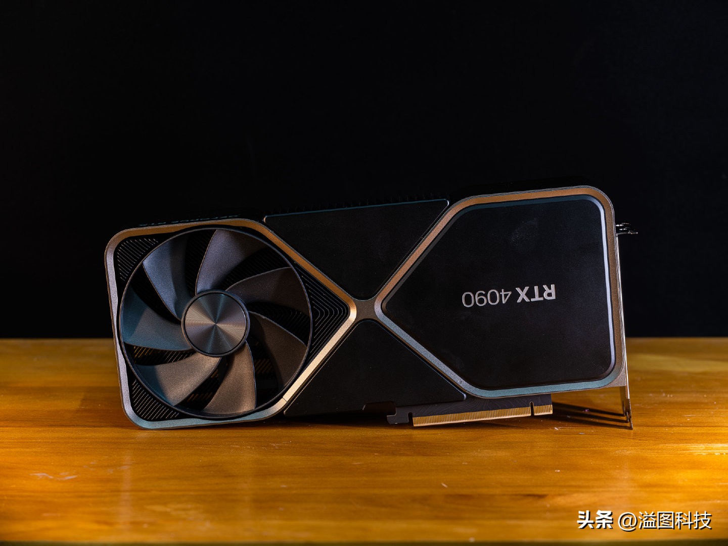 rtx4090赛博朋克顶级画质下怎样,rtx4090游戏性能