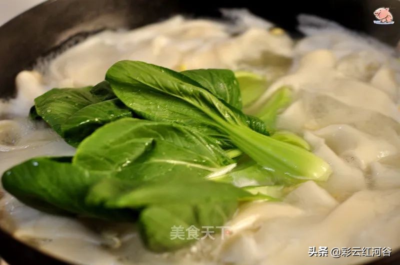 油泼面家常做法,油泼面怎么和面