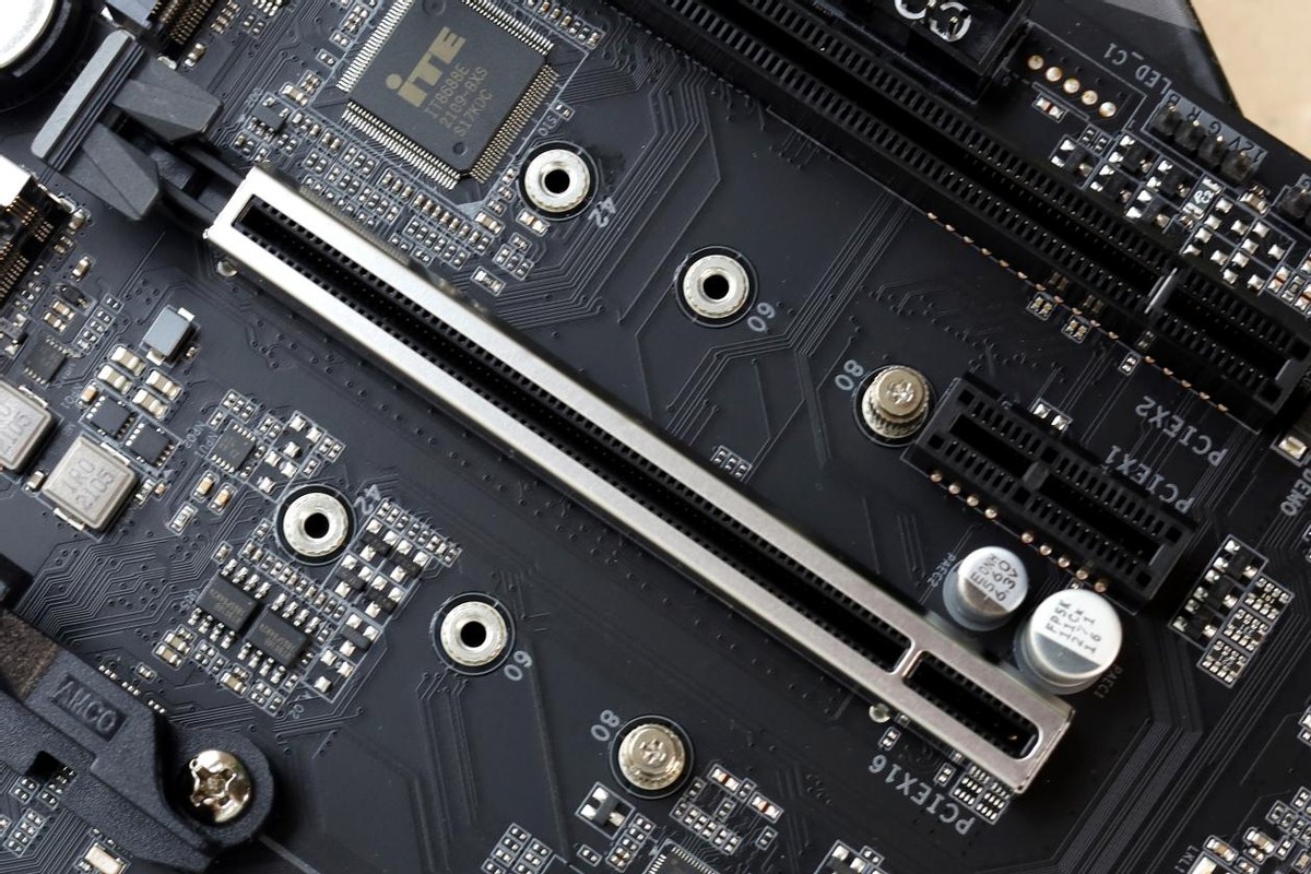 技嘉雪雕b550m-aorusproax,技嘉雪雕b560maoruspromax