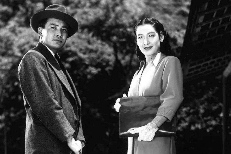 原节子和麦克阿瑟两人年龄差多少,日本女神原节子