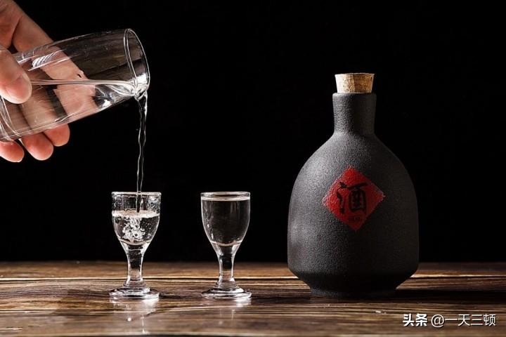想少花钱买高品质的产品,买白酒都要了解什么