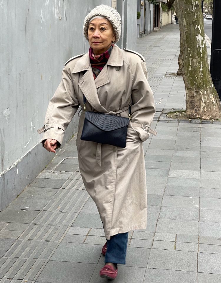 40多岁大脸女性适合戴什么太阳帽,四十多岁妈妈戴什么帽子洋气减龄