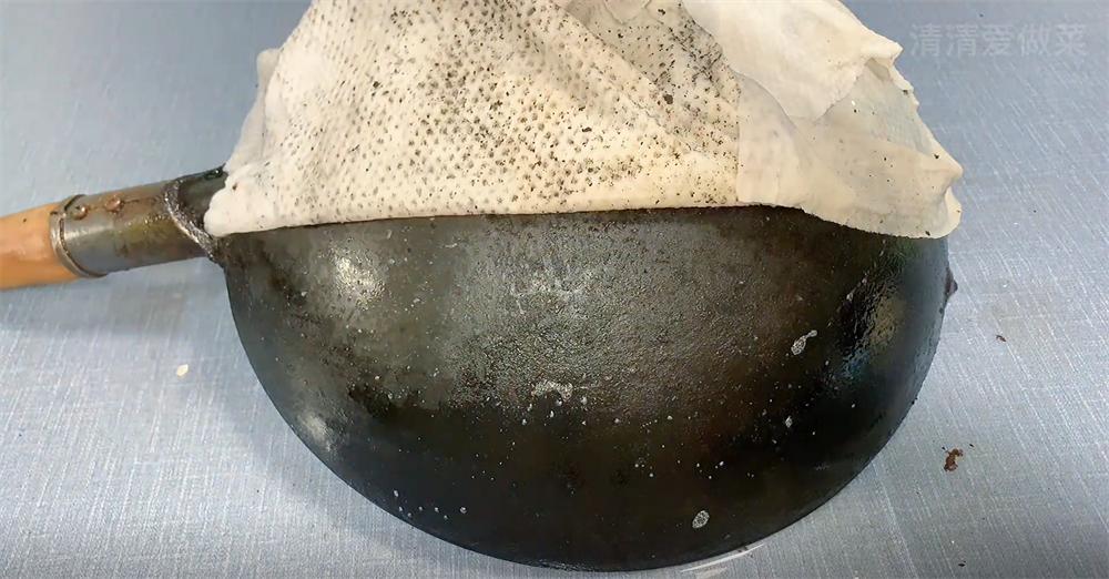 锅用久了油污怎么办,顽固油渍锅清洗小妙招