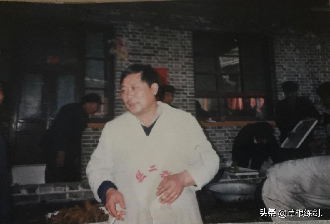 《草根春秋》第八章二十五猪其人