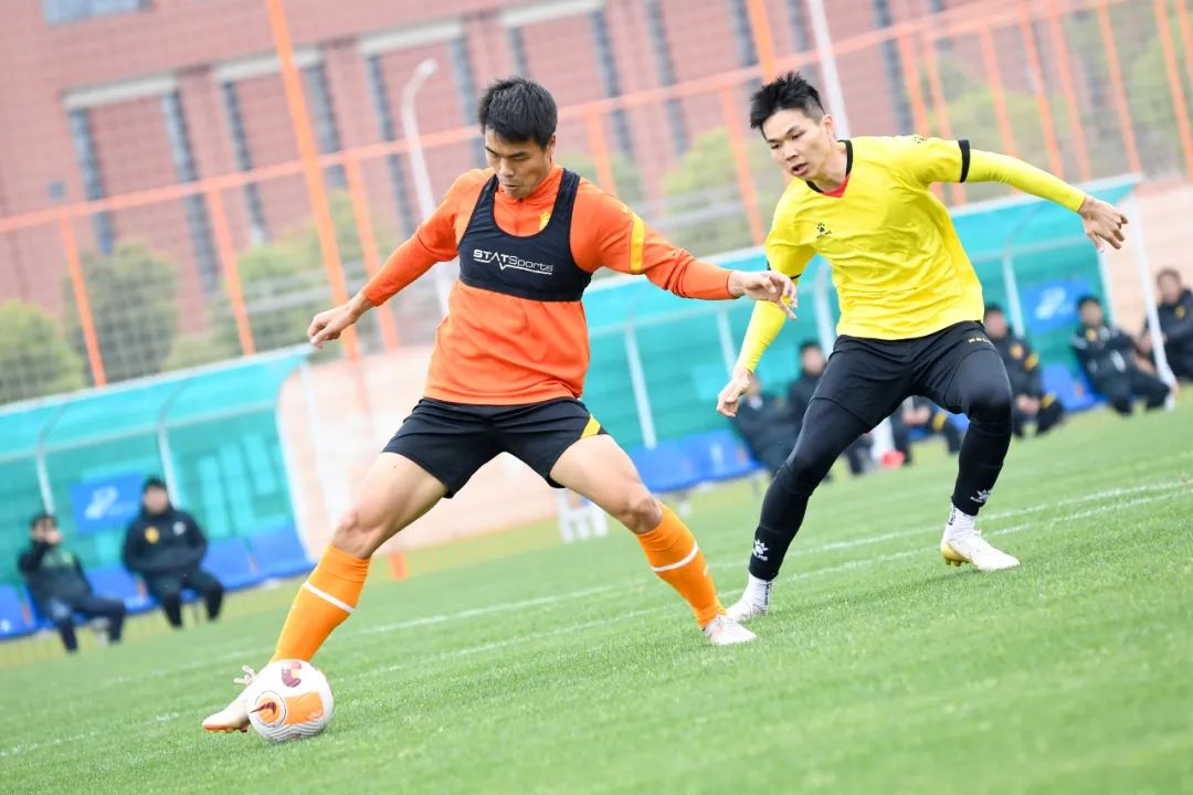 武汉队vs青岛队,武汉青年星足球队