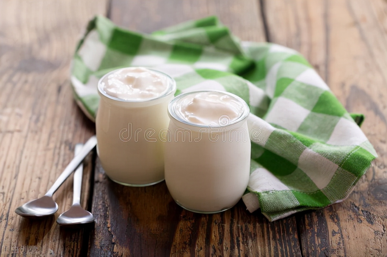 放冰箱冷藏的酸奶过期10天能喝吗,过期酸奶会导致睡不着吗