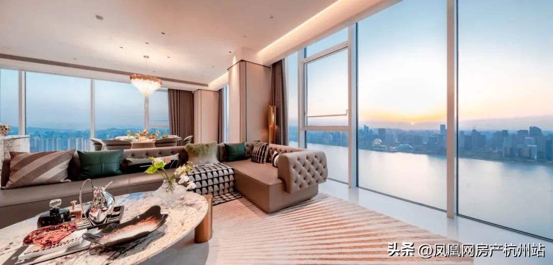 奥体沿江一线，高空“王炸”藏品现世