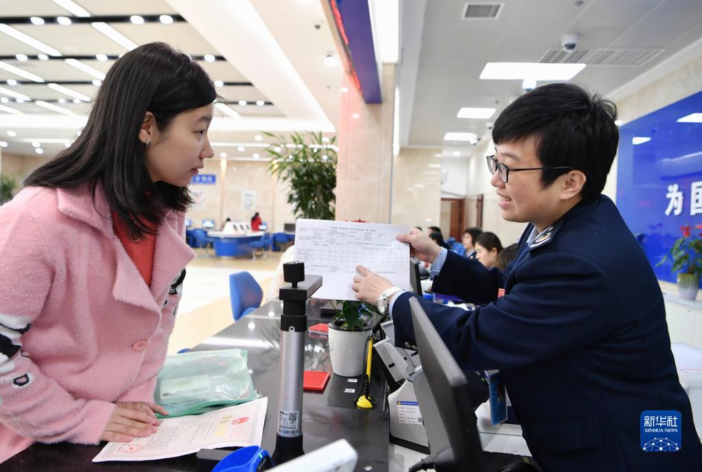 建设德才兼备的执政骨干队伍,建设高素质干部队伍助力乡村振兴