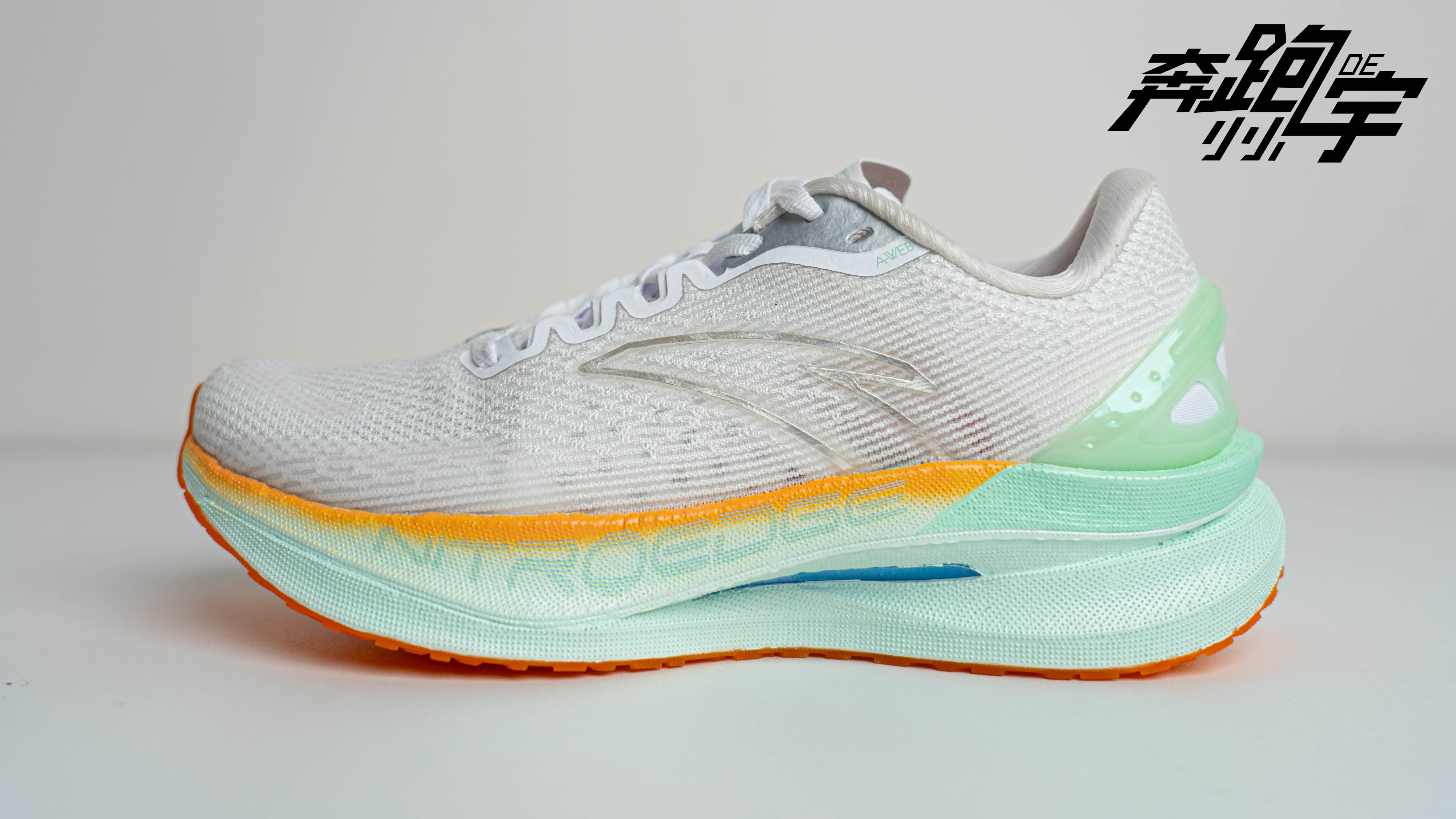 安踏创1.5跑鞋与李宁越影,儿童跑鞋李宁和安踏哪个好