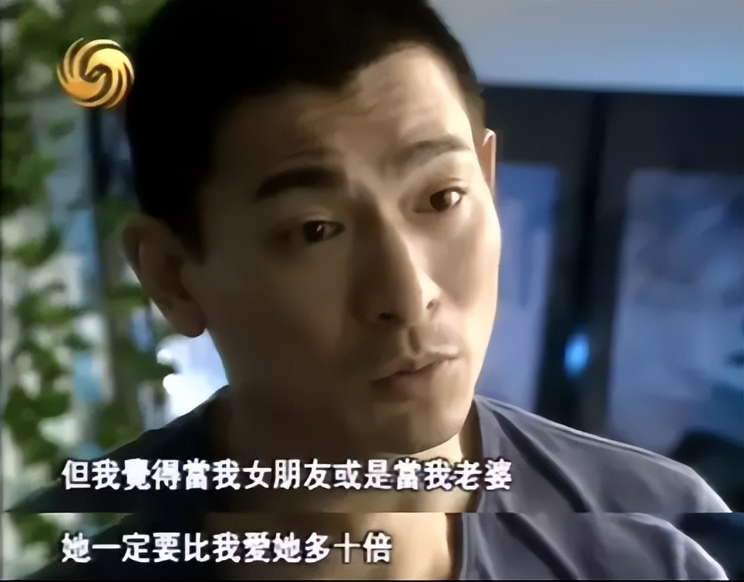 为嫁天王甘当隐形人，46岁高龄拼头胎！10岁独女罕见曝光，值了