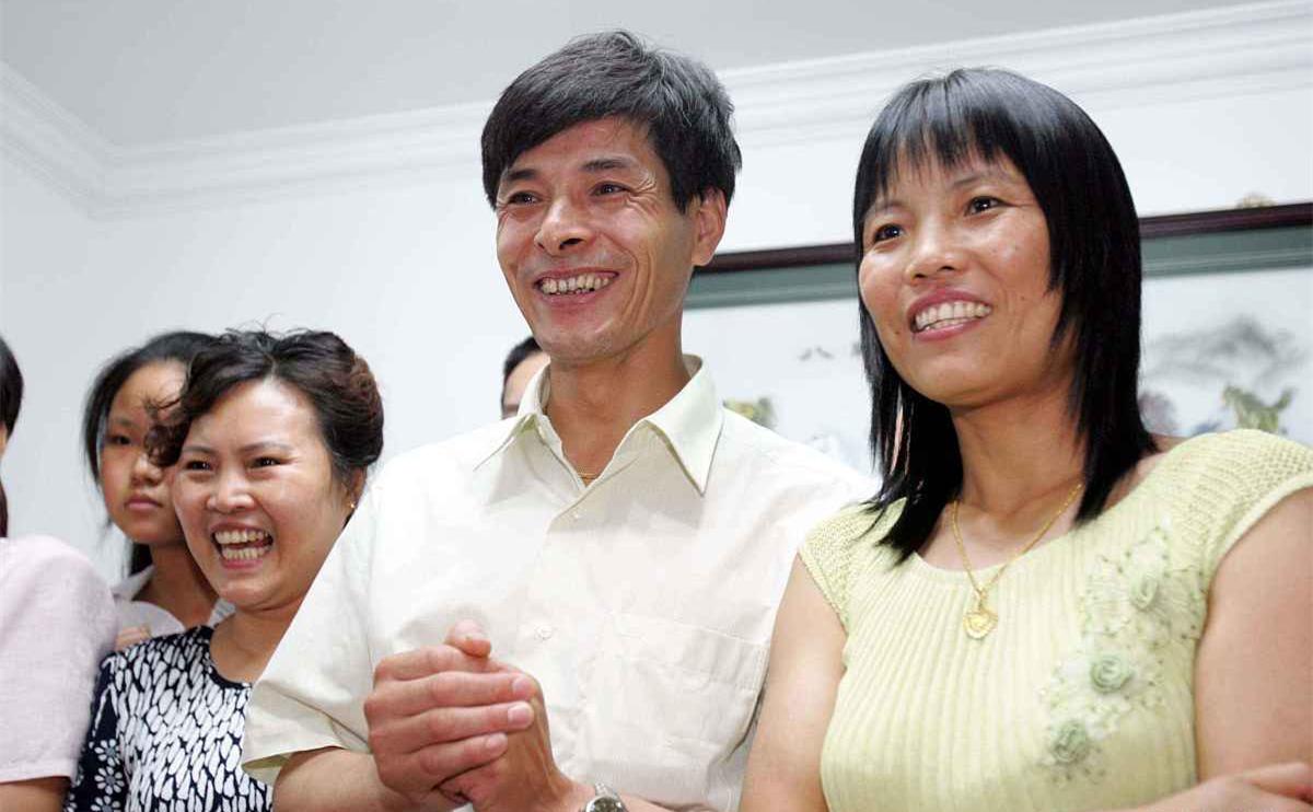 去武汉出差，同学小姨子热情招待我，与她发生幸福的事