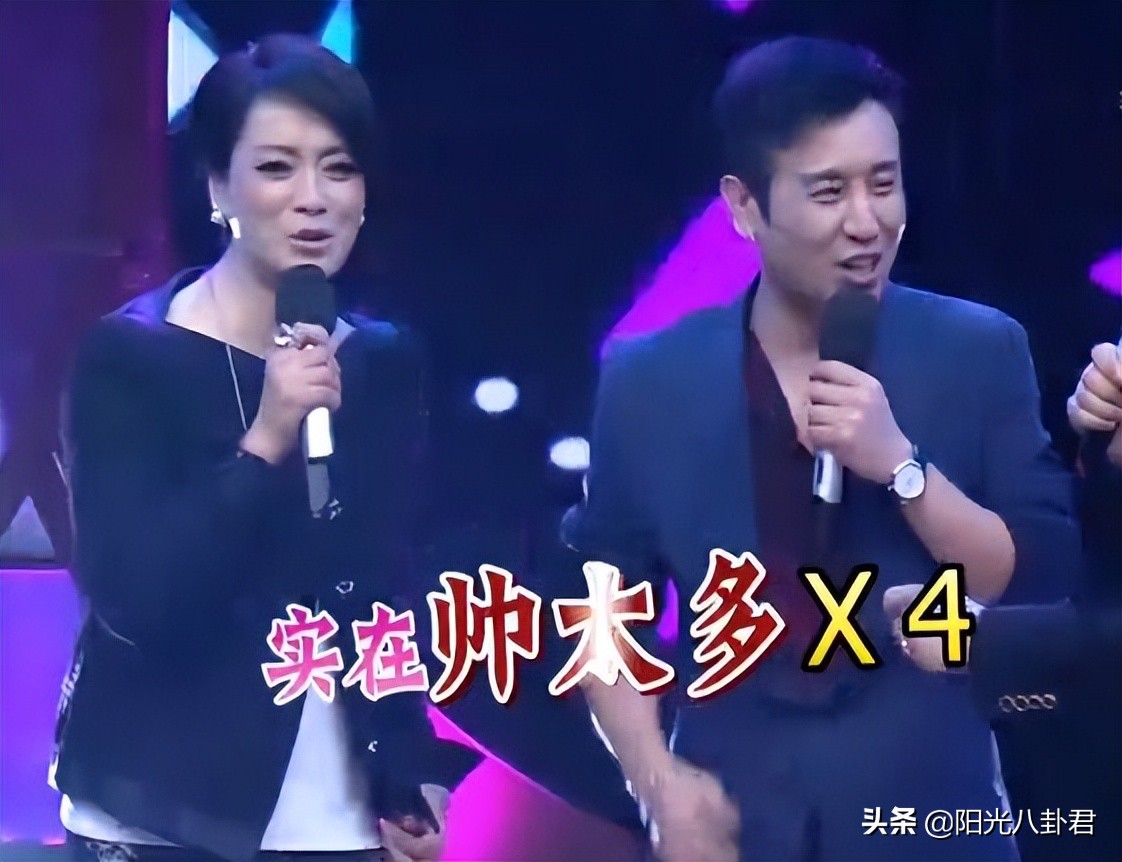 明星同框杨幂和肖战,众女星与谢霆锋合影