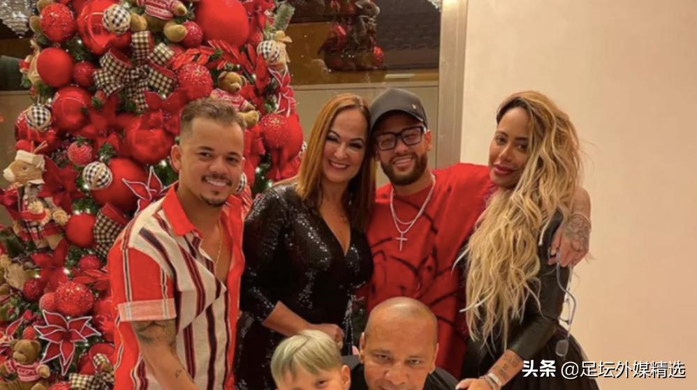 为明年，内马尔向圣诞老人“祈祷”七份圣诞礼物