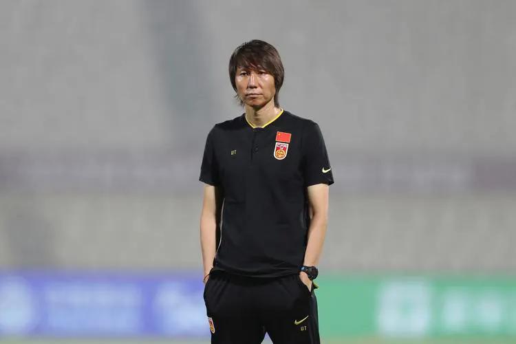 李铁国家主教练相当于什么职位,国足主教练李铁是哪个国家的