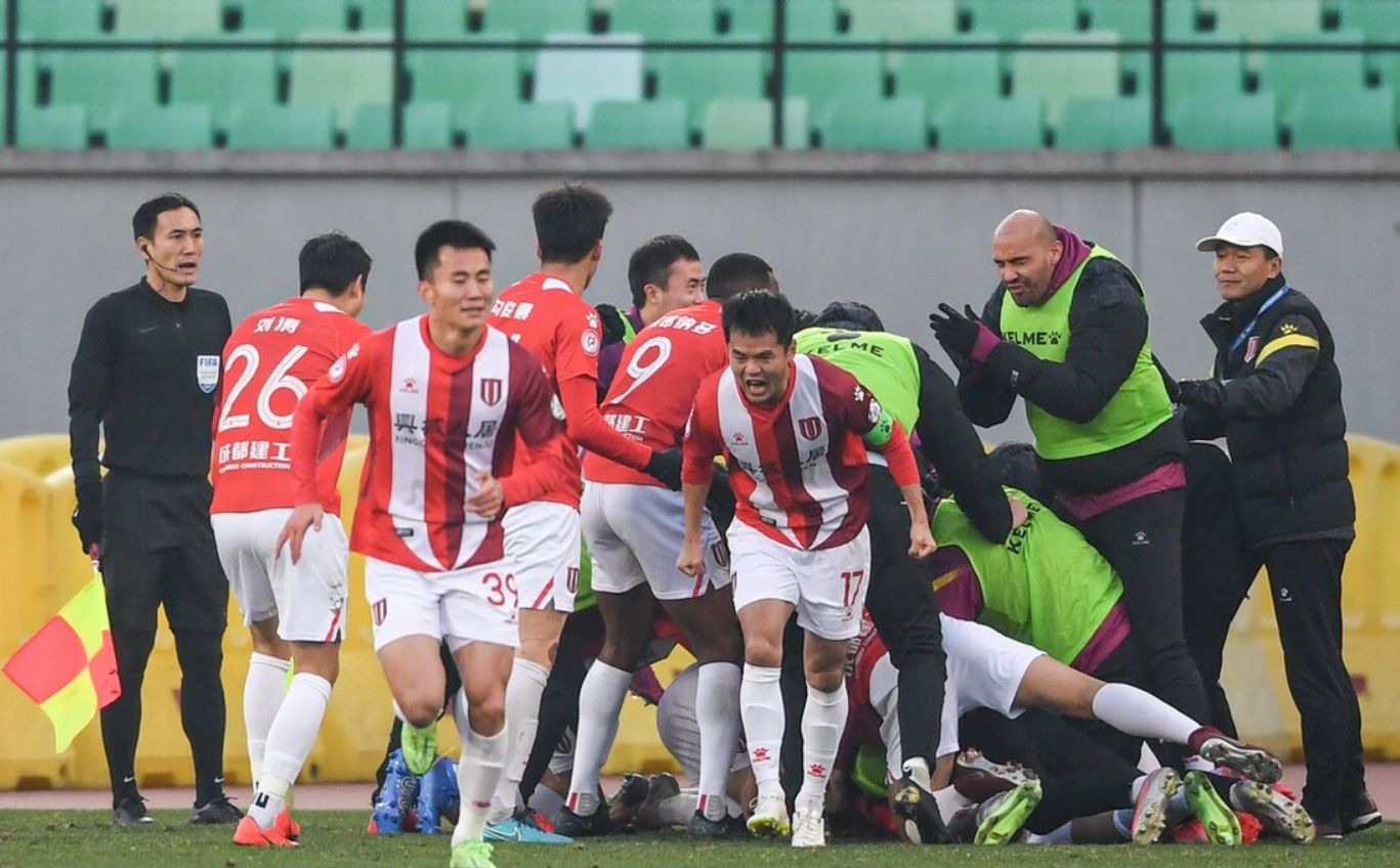 豪门球队降级,成都蓉城vs大连人冲超