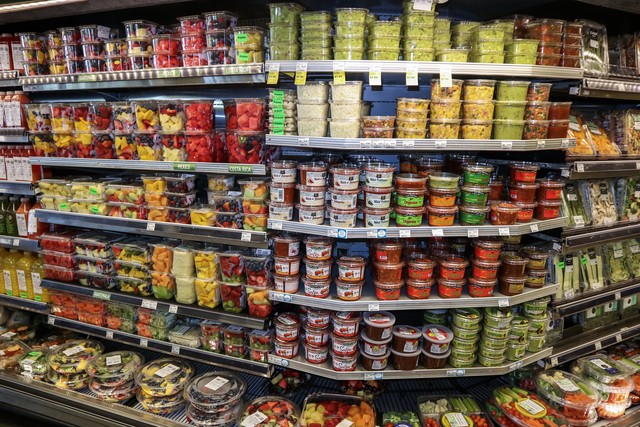 干服务行业真的就低人一等吗,服务行业低人一等