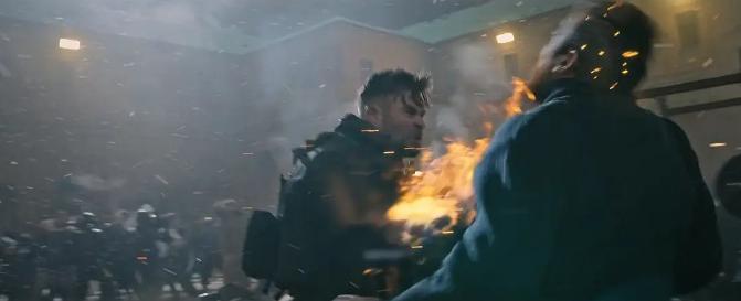 《惊天救援2》剧情薄弱？网飞70分打造下，有锤哥仍是动作片标杆