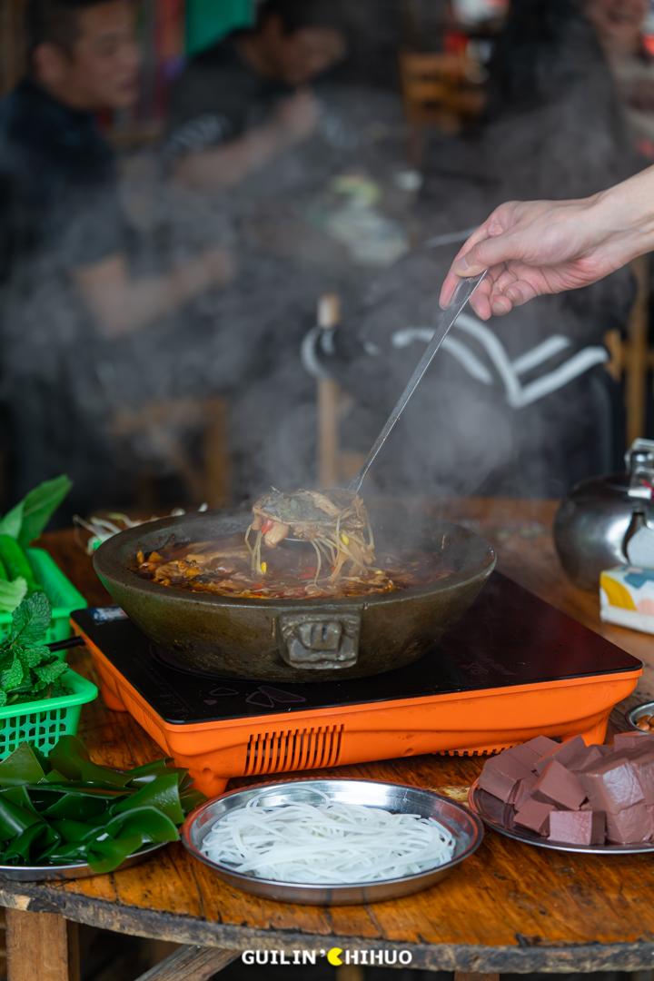 老字号石锅鱼31年老店,温岭石锅肥肠鱼