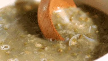 藿香正气水怎么喝防暑效果比较好,暑湿太重可以吃藿香正气水吗