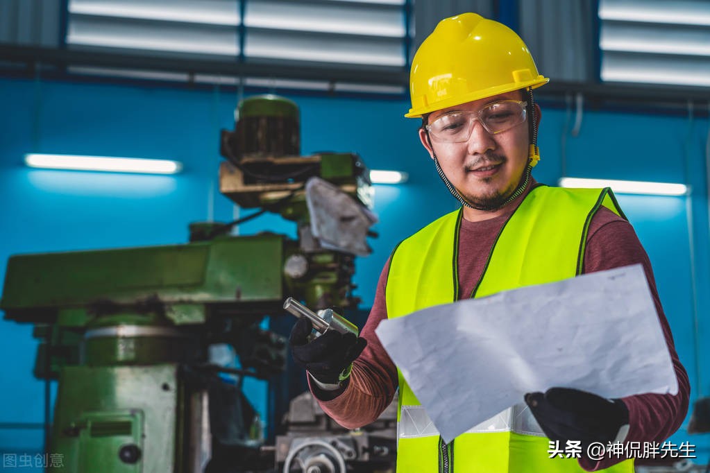 低价二手车床,老外卖二手小型车床