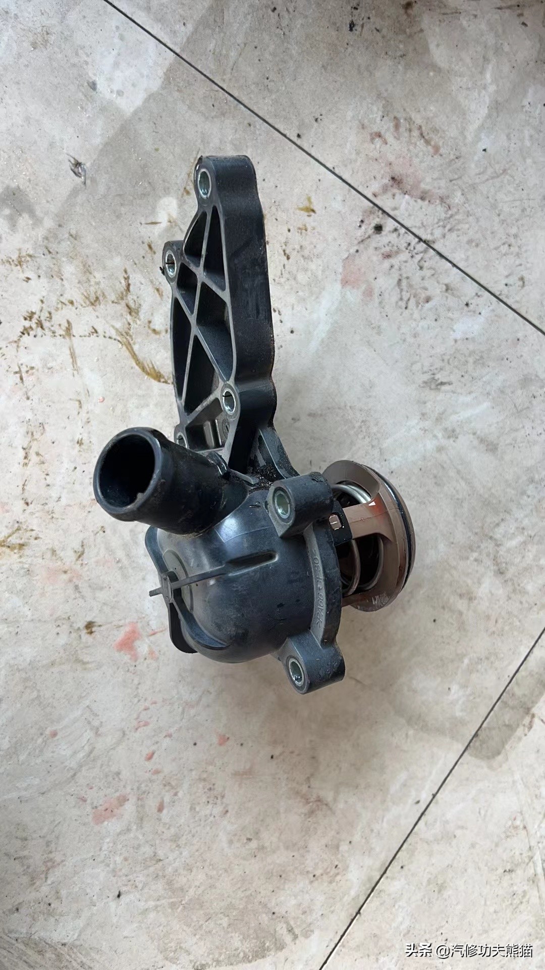 奥迪a6五百块钱,奥迪a65000公里烧一升机油维修