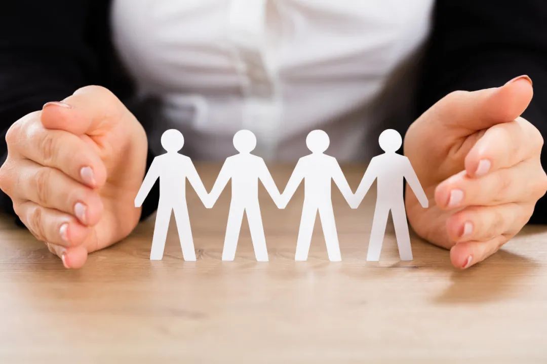 上海有序恢复EMS个人寄递！北京卫健委主任被免！复学后浦东教室配床？沪惠保又来了，用支付宝一键投保