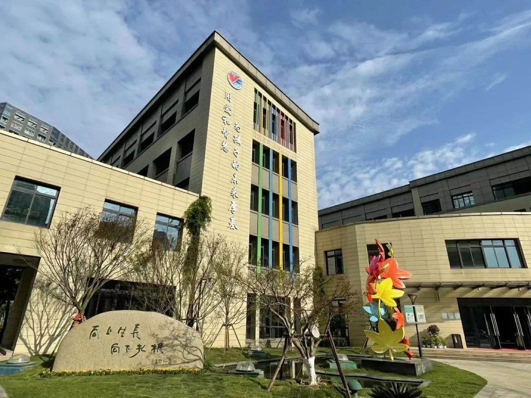 鍎跨鍙嬪ソ瀛︽牎鏁欒偛妗堜緥,鍎跨鍙嬪ソ灏忓