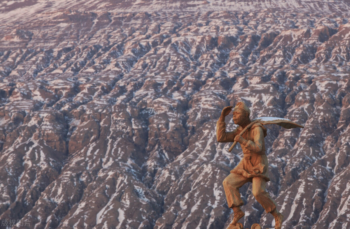 地表温度高达70度的火焰山,吐鲁番地表温度70度