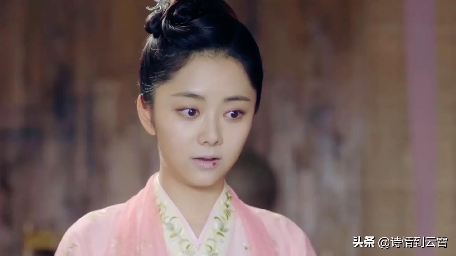 锦衣之下今夏知道陆绎被打入牢中,锦衣之下陆绎得知真相