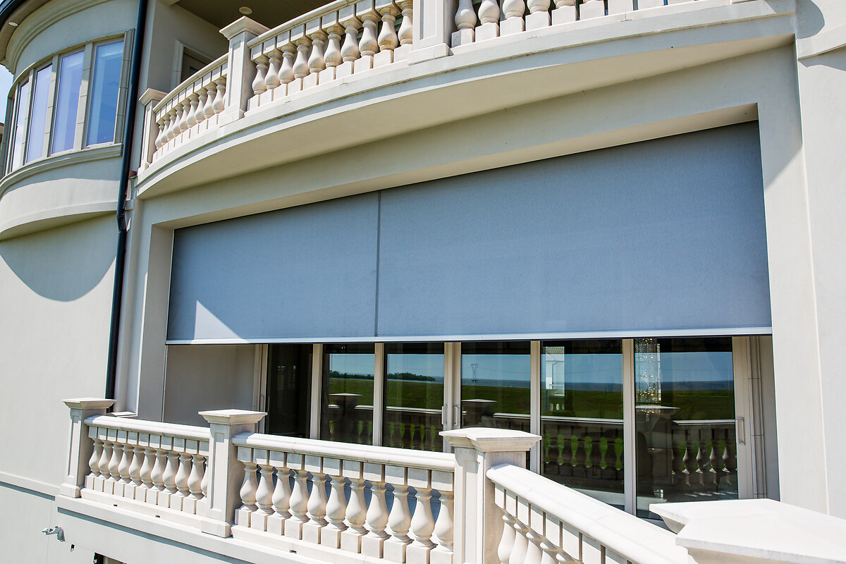 阳台防风防雨卷帘可以用几年,成都专业做阳台防风卷帘