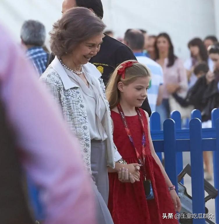 西班牙女孩王储,西班牙女王储和妹妹