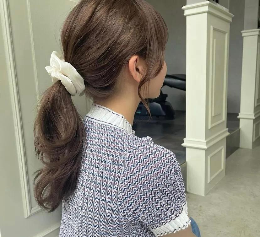 黄头发再染什么颜色能压住黄发,黄皮适合染什么颜色的发色显白