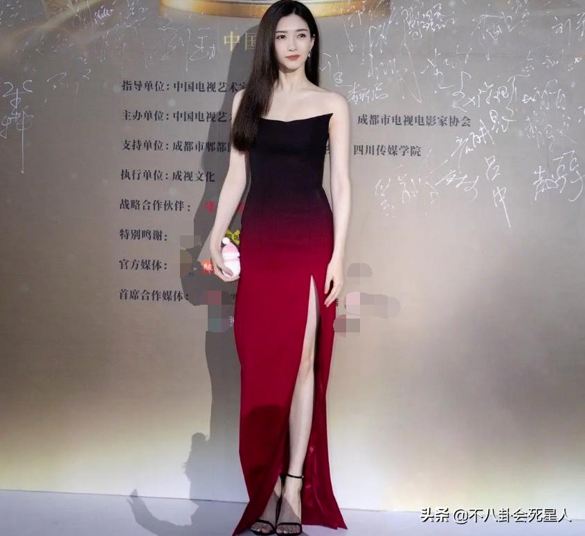 冬天走红毯穿得厚的女明星,女明星走红毯的穿着