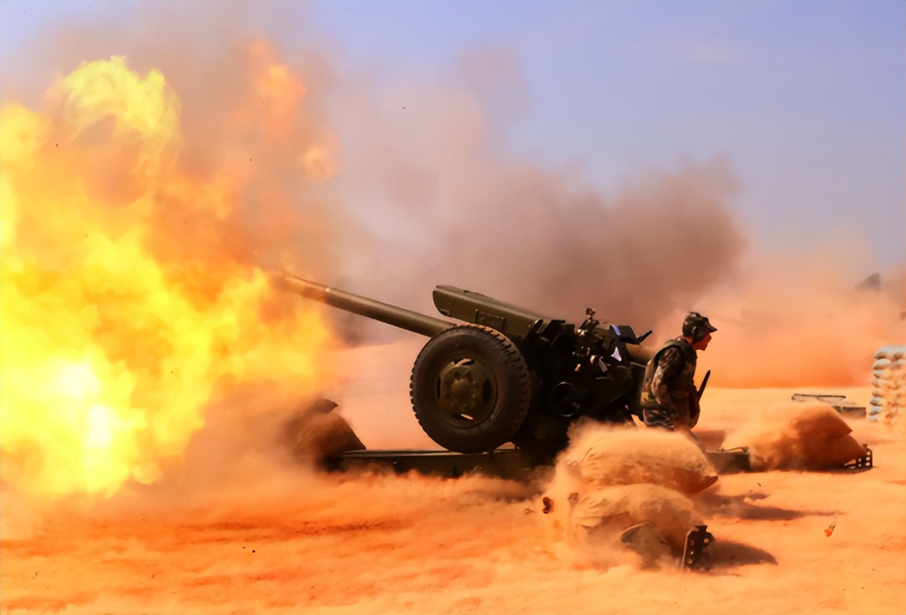 越南人看中国车载榴弹炮,中国车载榴弹炮