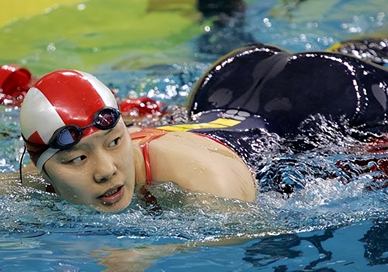 “亚洲蝶后”周雅菲：嫁给CBA二婚男，如今儿女双全堪称人生赢家