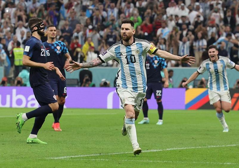 不满！莫德里奇输给阿根廷，怒怼裁判误判点球，球迷支持上诉FIFA