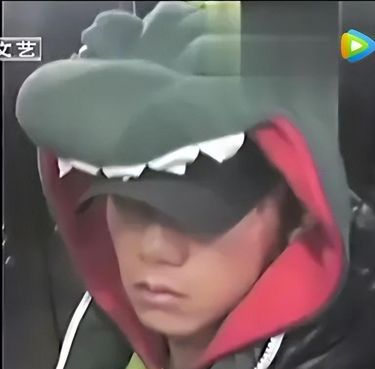 郑恺前任三备胎反击战,郑恺前任3一山更比一山高