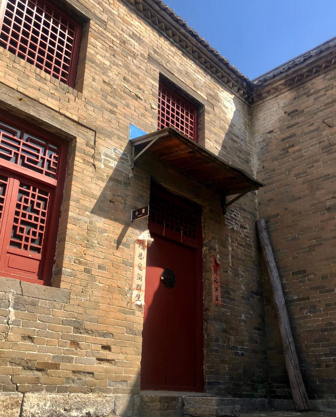 羞耻与痛苦：30张老照片记录纳粹强迫妇女脱衣的残忍场景！