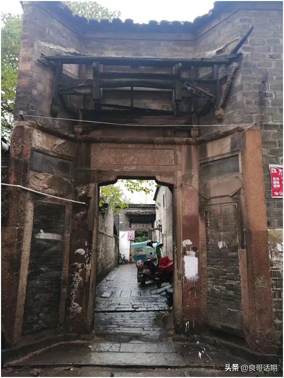 粤方言语气助词,英语副词介词连词助词的区别