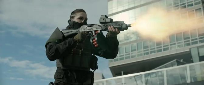 《惊天救援2》剧情薄弱？网飞70分打造下，有锤哥仍是动作片标杆